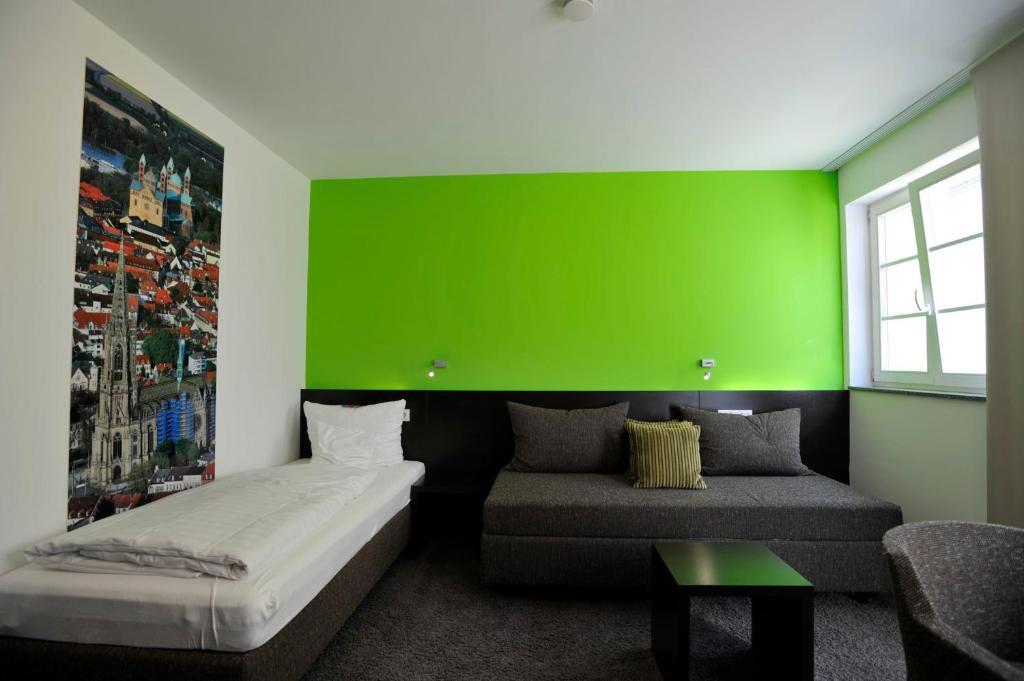 Cafe Elisabeth Hotel Mutterstadt Kamer foto